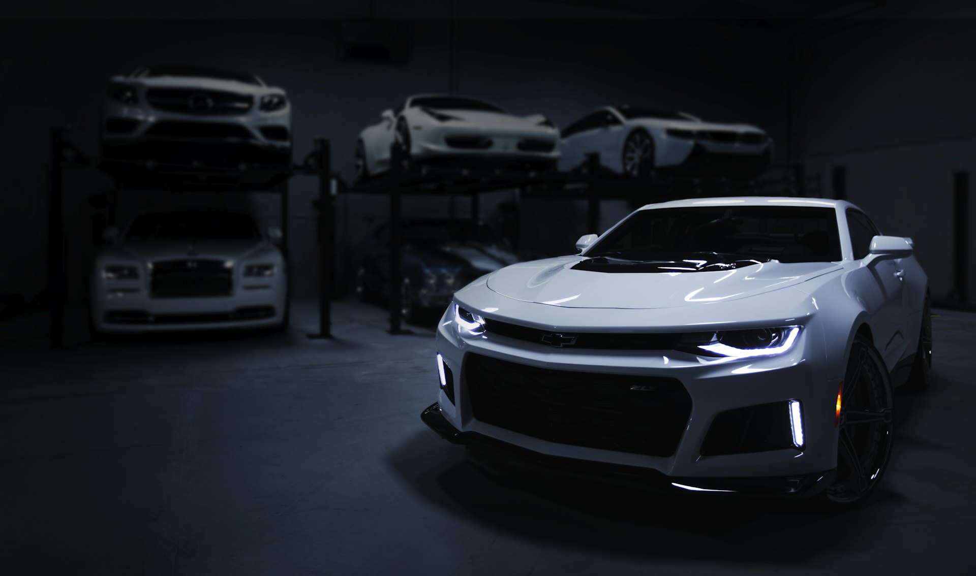 Auto salon showroom
